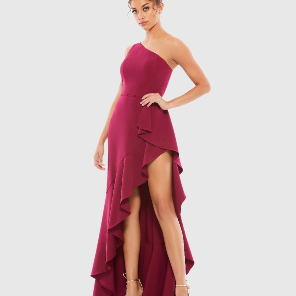 NWT Elegant Ieena for Mac Duggal High Slit Ruffle Gown